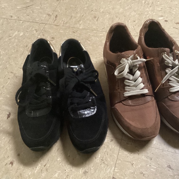 Tennis shoes - Picture 1 of 5